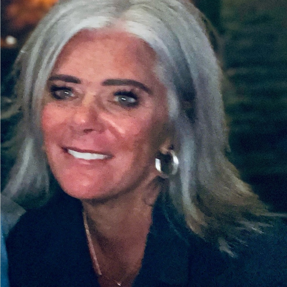 Meet your Posher, Lara